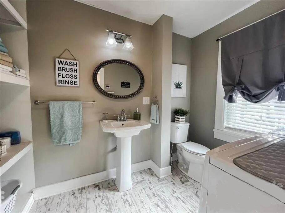 Charming Cottage In Morganton With Ample Parking ภายนอก รูปภาพ