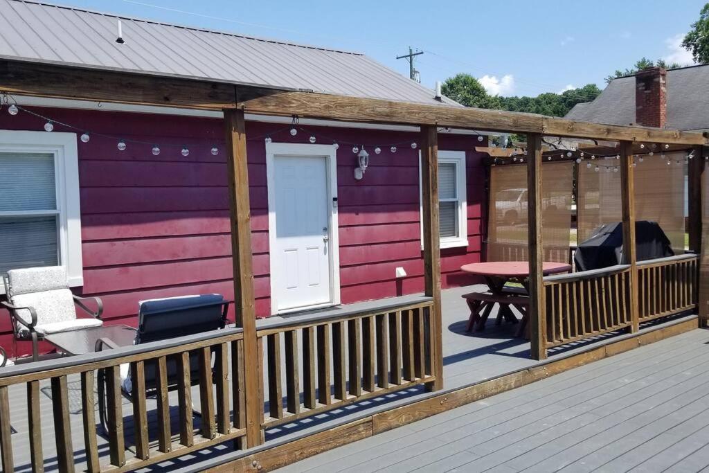 Charming Cottage In Morganton With Ample Parking ภายนอก รูปภาพ